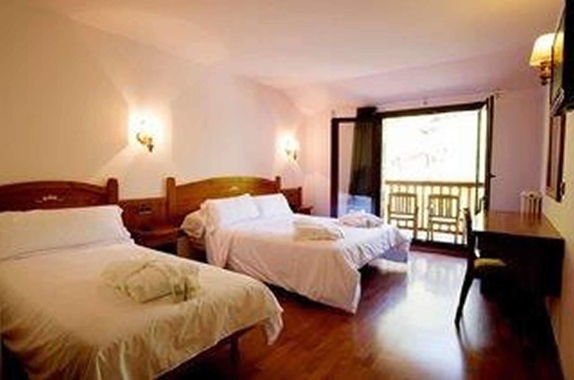 Hotel & Spa Niunit El Serrat Eksteriør billede